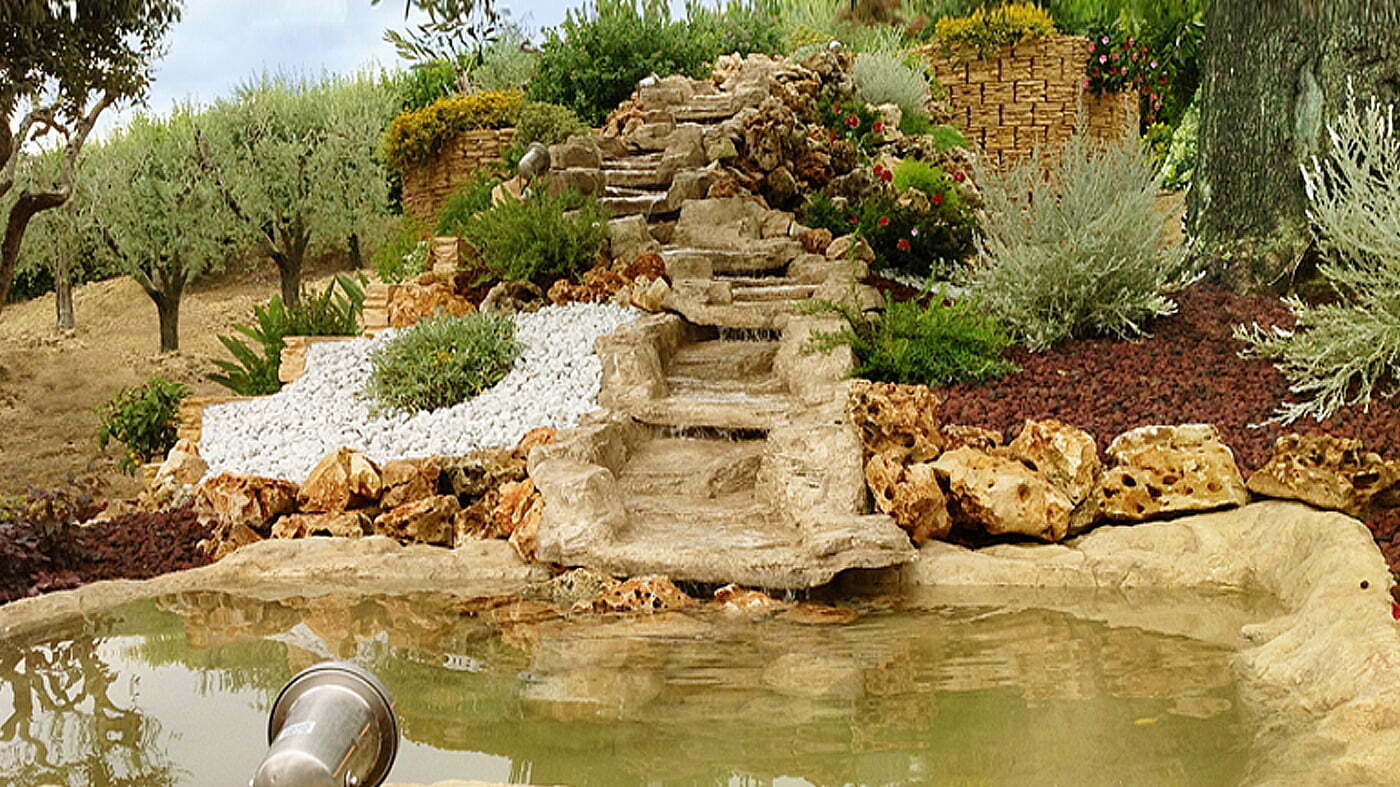 esempio giardino con acqua e rocce