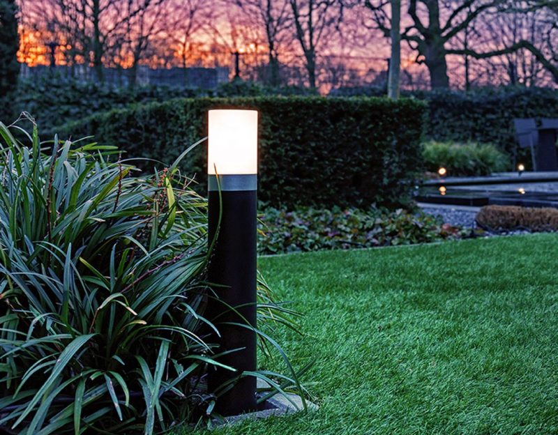 4 LUCE faretto verticale al tramonto